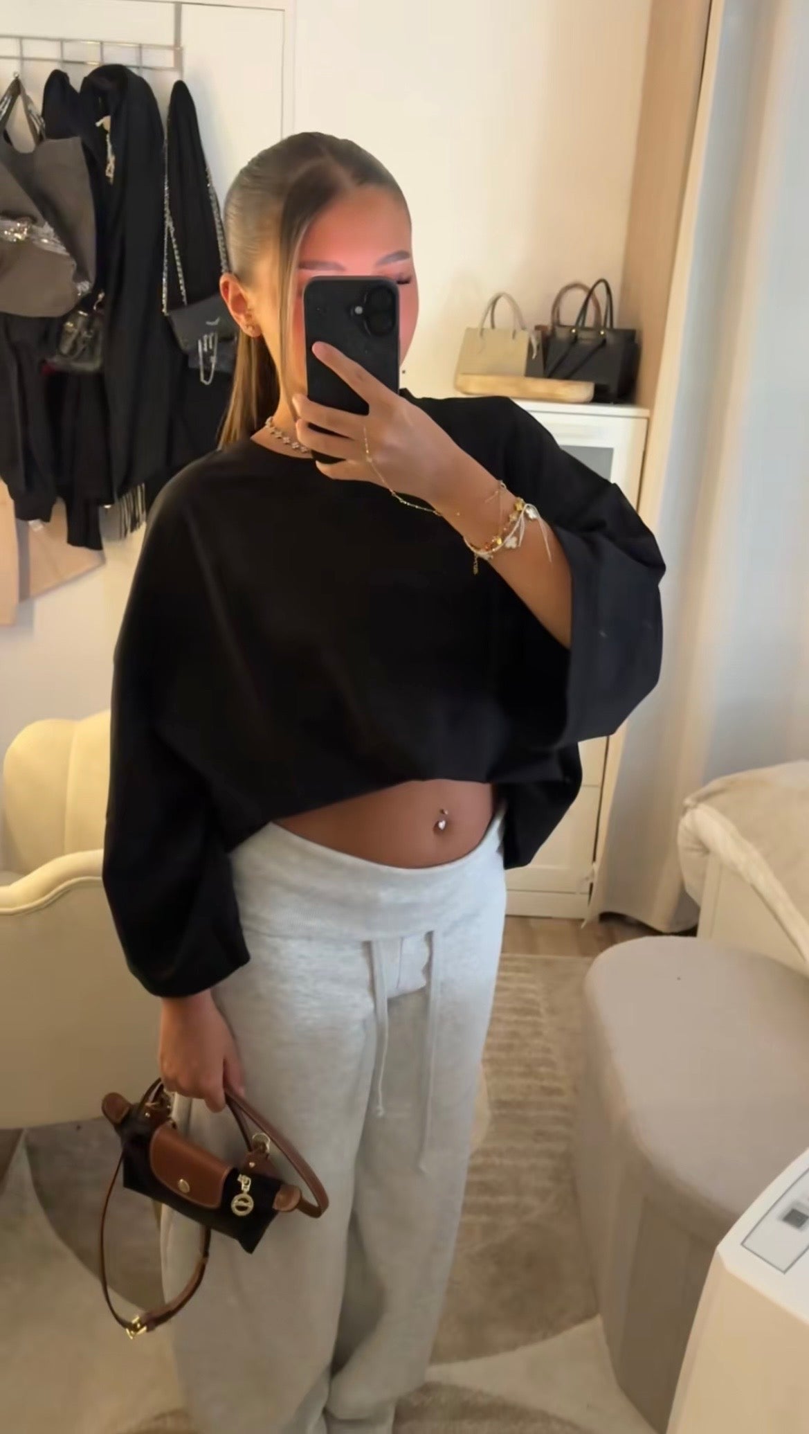 Pull court noir